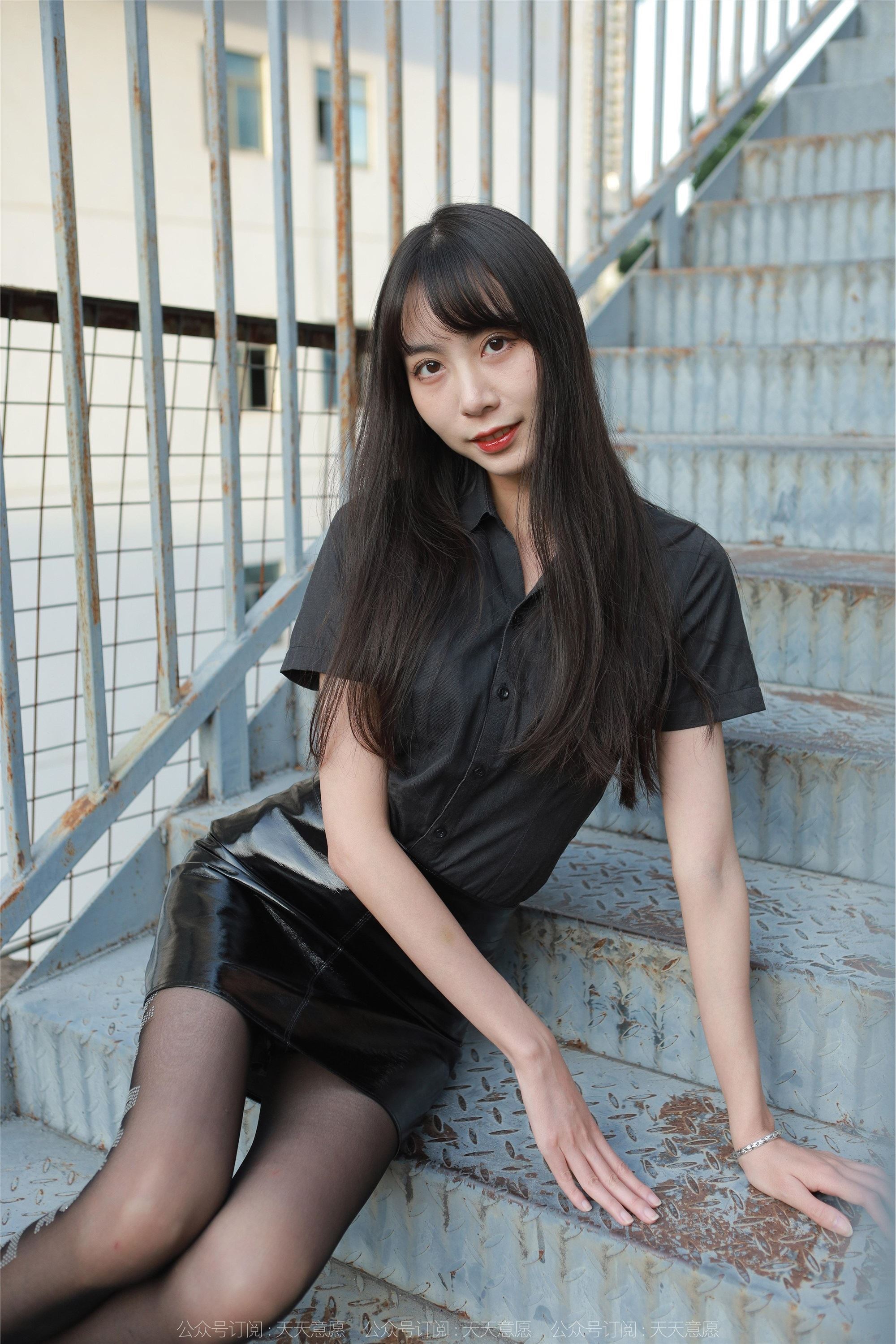 IESS异思趣向  2022.11.16 丝享家 1270 团团《长腿红高跟》